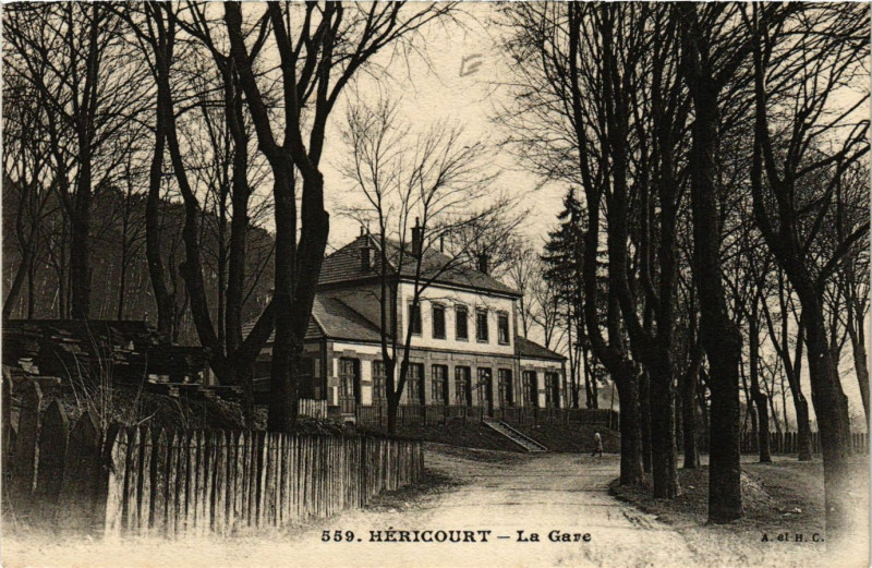 Carte postale ancienne Hericourt - La Gare à Héricourt