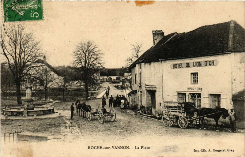 Carte postale ancienne Roche-sur-Vannon - La Place