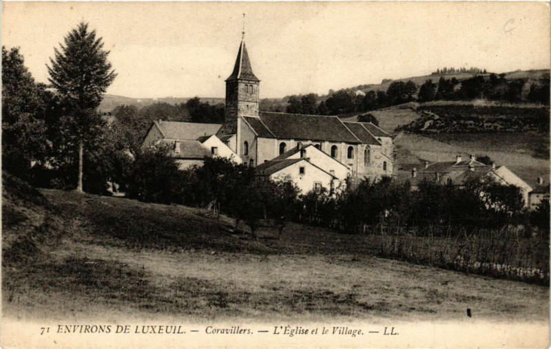 Carte postale ancienne Coravillers - Eglise et le Village - Env. de Luxeuil