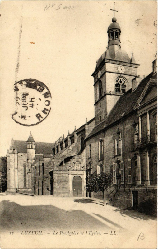 Carte postale ancienne Luxeuil-les-Bains - Le Presbytere et Eglise à Luxeuil-les-Bains