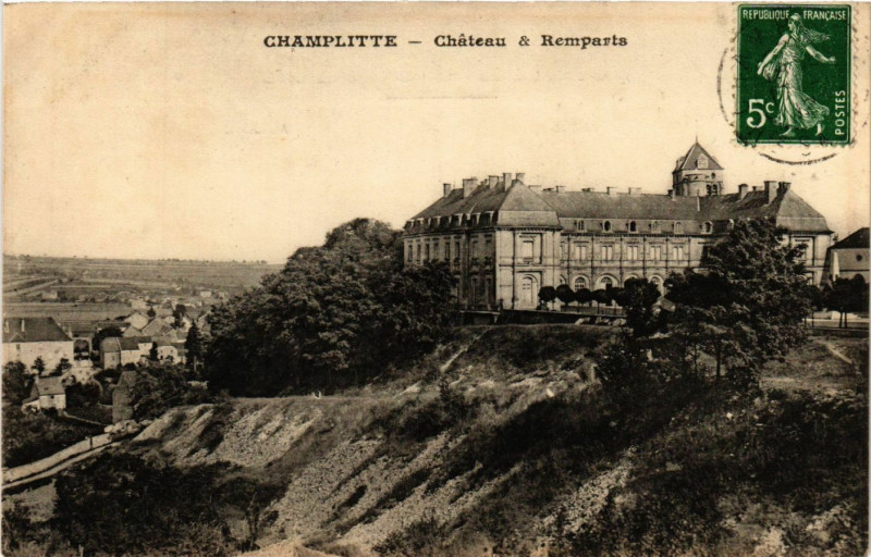 Carte postale ancienne Champlitte - Chateau & Remparts à Champlitte