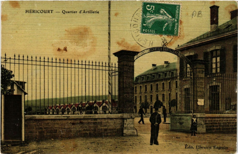 Carte postale ancienne Hericourt - Quartier d'Artillerie à Héricourt