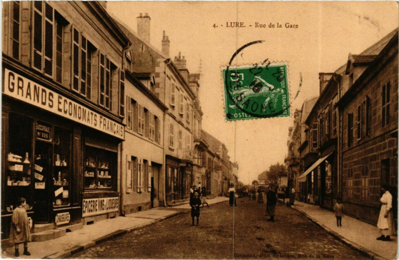 Carte postale ancienne Lure Rue de la Gare à Lure