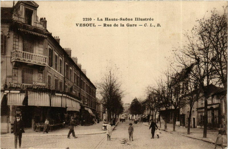 Carte postale ancienne Vesoul Rue de la Gare à Vesoul