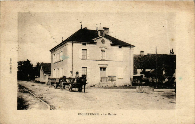 Carte postale ancienne Essertenne La Mairie