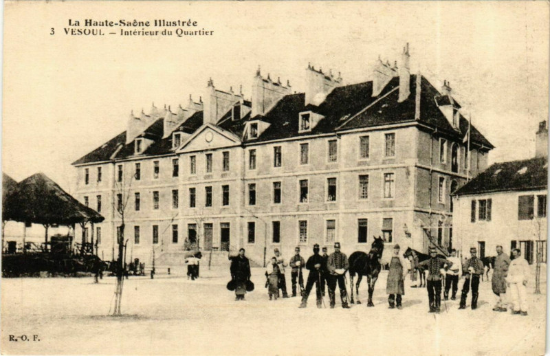 Carte postale ancienne Vesoul Intérieur du Quartier à Vesoul