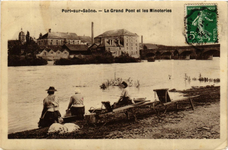 Carte postale ancienne Port-les-Saone - Le Grand Pont et les Minoteries