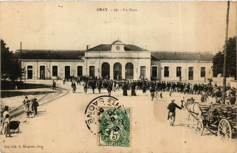 Carte postale ancienne Gray - La Gare à Gray
