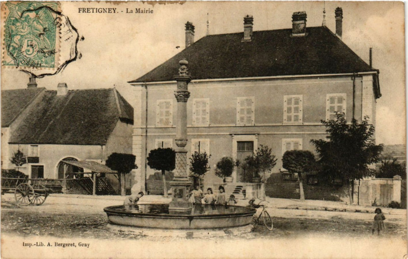 Carte postale ancienne Fretigney - La Mairie