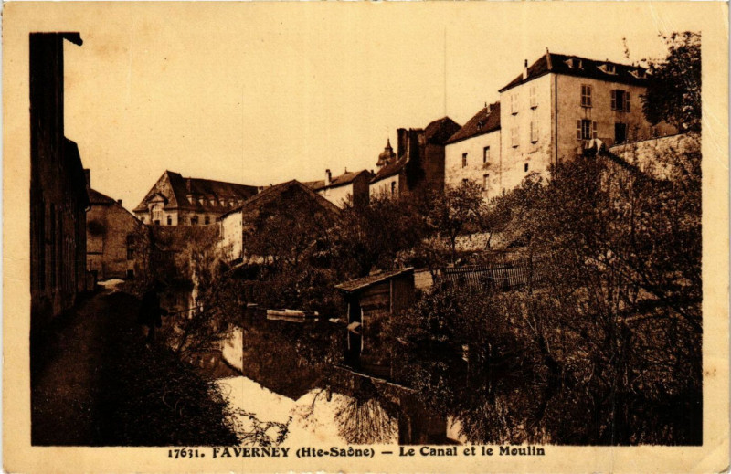 Carte postale ancienne Faverney - Le Canal et le Moulin à Faverney