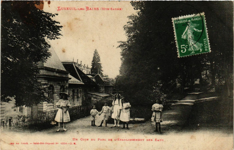 Carte postale ancienne Luxeuil-les-Bains - Un Coin Du Parc De L'Etabl. Des Eaux à Luxeuil-les-Bains