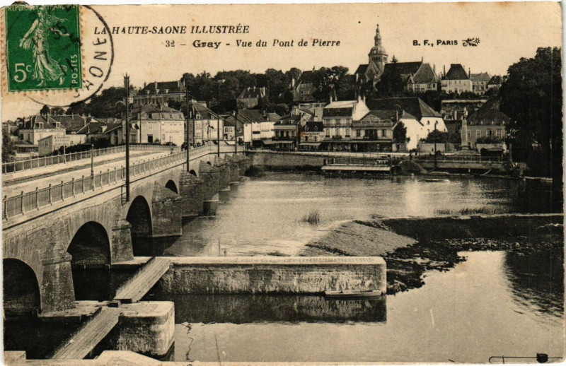 Carte postale ancienne Gray - Vue du Pont de Pierre à Gray