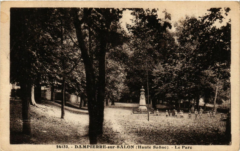 Carte postale ancienne Dampierre-sur-Salon - Le Parc à Dampierre-sur-Salon