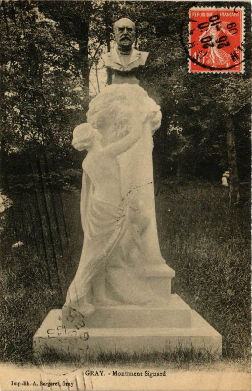 Carte postale ancienne Gray - Monument Signard à Gray