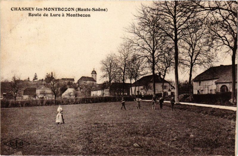 Carte postale ancienne Chassey-les-Montbozon (Haute-Saone) - Route de Lure a Montbezon à Chassey-lès-Montbozon