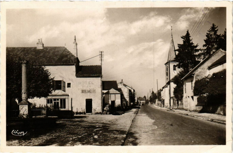 Carte postale ancienne Combreaufontaine - Centre du Village