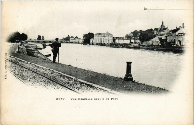Carte postale ancienne Gray - Vue générale depuits le Port à Gray