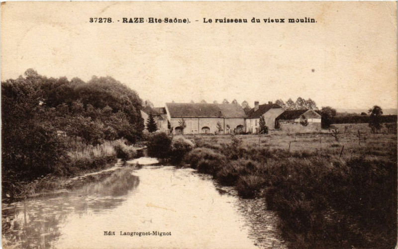 Carte postale ancienne Raze - Le ruisseau du vieux moulin à Raze