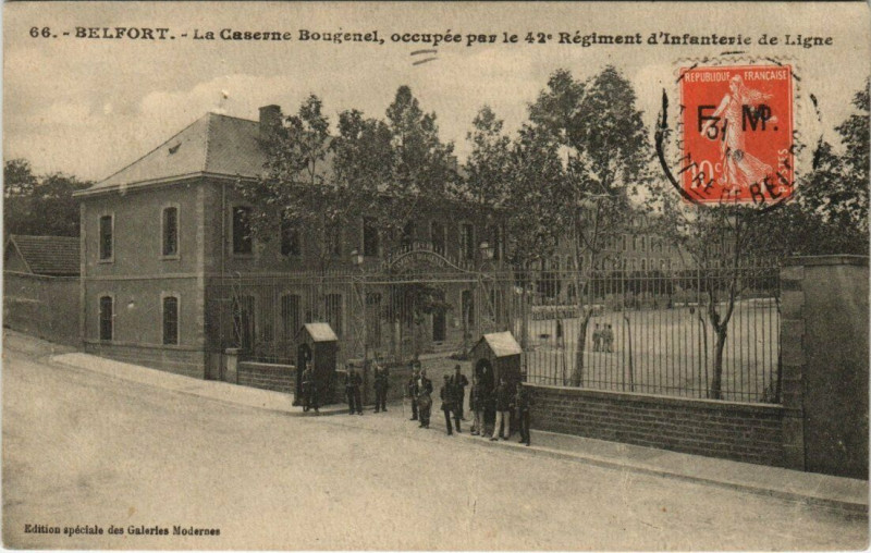 Carte postale ancienne Belfort - La Caserne Bougenel à Belfort