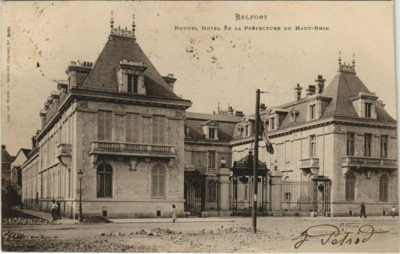 Carte postale ancienne Belfort - Nouvel Hotel de la Prefecture du Haut-Rhin à Belfort