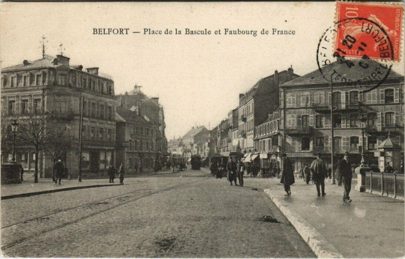 Carte postale ancienne Belfort - Place de la Bascule et Faubourg de France à Belfort