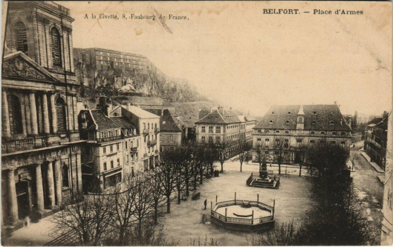 Carte postale ancienne Belfort - Place d'Armes à Belfort