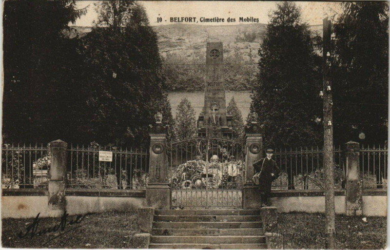 Carte postale ancienne Belfort - Cimetieres des Mobiles à Belfort