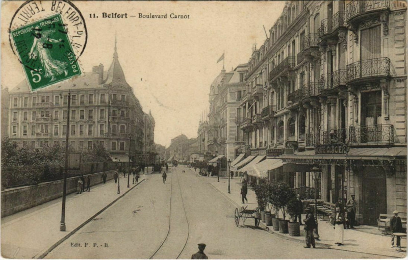 Carte postale ancienne Belfort Boulevard Carnot à Belfort