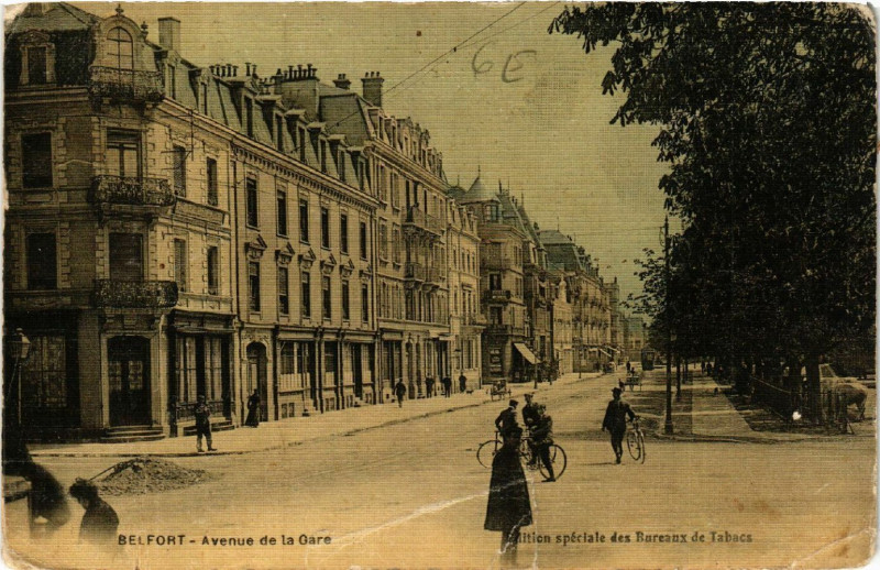 Carte postale ancienne Belfort - Avenue de la Gare à Belfort