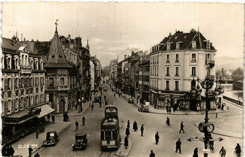 Carte postale ancienne Belfort - Place Corbis - Faubourg des Ancétres à Belfort