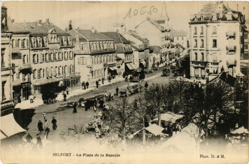 Carte postale ancienne Belfort - La Place de la Bascule à Belfort