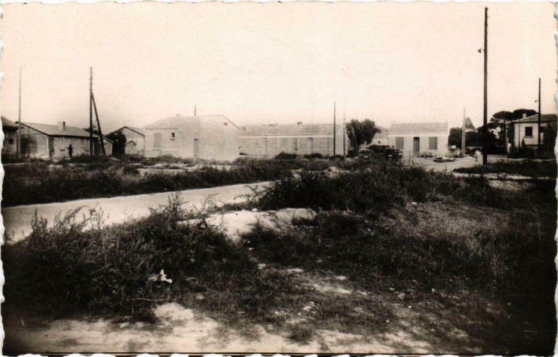 Carte postale ancienne Les Cabanes de Fleury-d'Aude Vue générale à Fleury