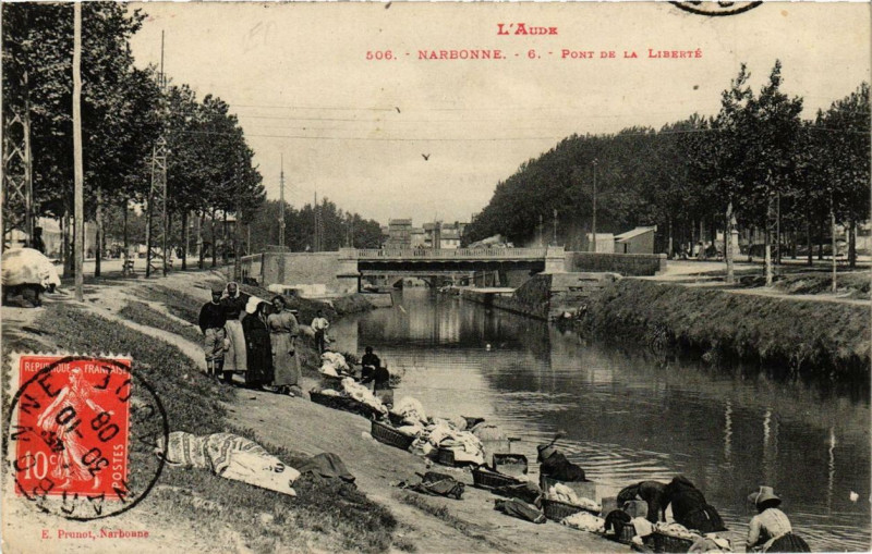 Carte postale ancienne Narbonne Pont de la Liberte à Narbonne