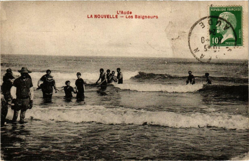 Carte postale ancienne La Nouvelle Les Baigneurs