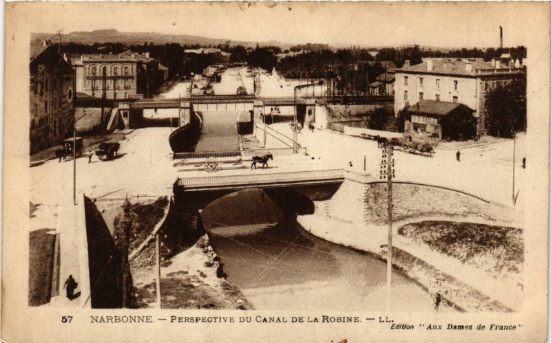 Carte postale ancienne Narbonne Perspective du Canal de la Robine à Narbonne