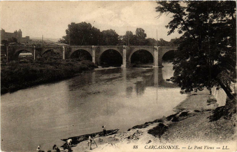 Carte postale ancienne Carcassonne Le Pont Vieux à Carcassonne