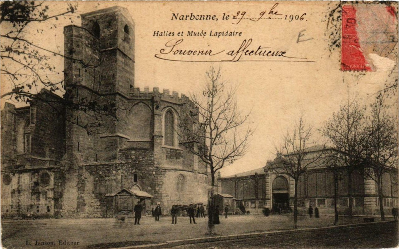 Carte postale ancienne Narbonne Halles et Musée Lapidaire à Narbonne
