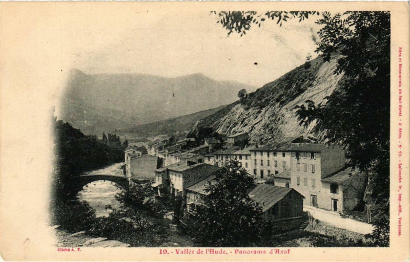 Carte postale ancienne Vallée de l'Aude Panorama d'Axat à Axat