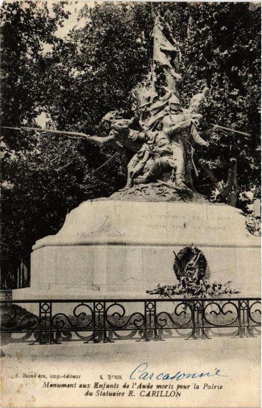 Carte postale ancienne Monument aux Enfant de l'Ande morts pour la Patrie du Statuaire