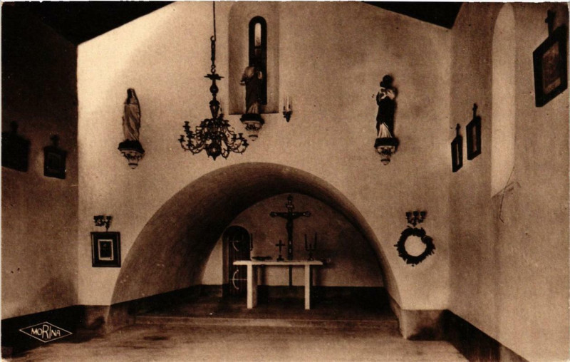 Carte postale ancienne Saint-Pierre-de-la-Mer Intérieur de la Chapelle