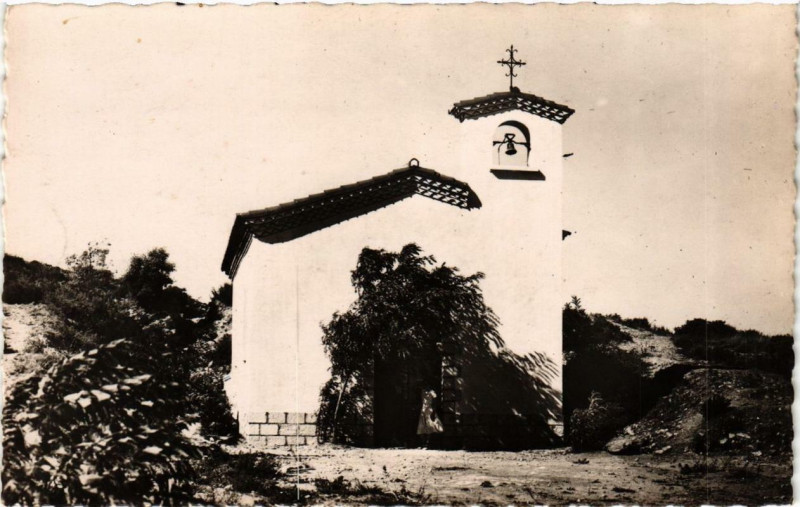Carte postale ancienne Saint-Pierre-de-la-Mer Chapelle restaurée