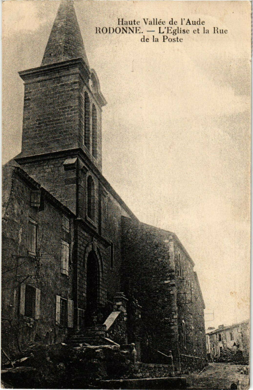 Carte postale ancienne Rodonne L'Eglise et la Rue de la Poste France