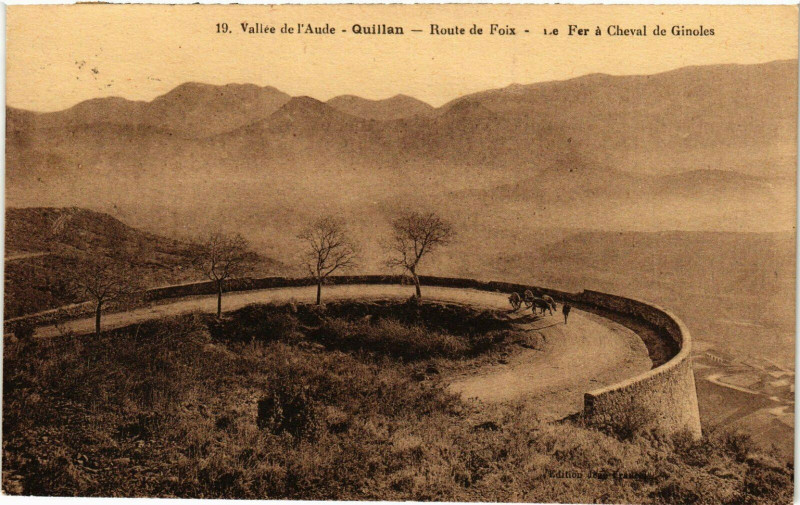 Carte postale ancienne Quillan Route de Foix France à Quillan