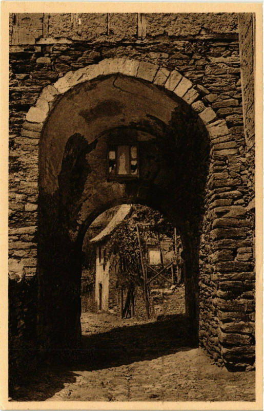 Carte postale ancienne Conques Porte du Bary France