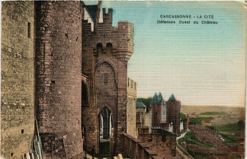 Carte postale ancienne Carcassonne Defenses Ouest du Chateau France à Carcassonne