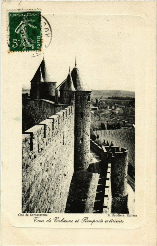 Carte postale ancienne Carcassonne Tour de Cahuzac et Remparts ext. France à Carcassonne