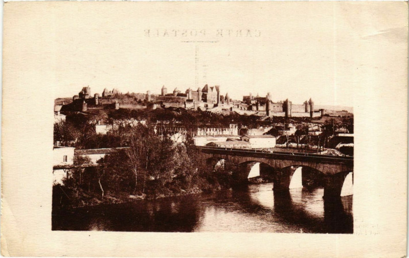 Carte postale ancienne Carcassonne Pont Neuf sur l'Aude à Carcassonne