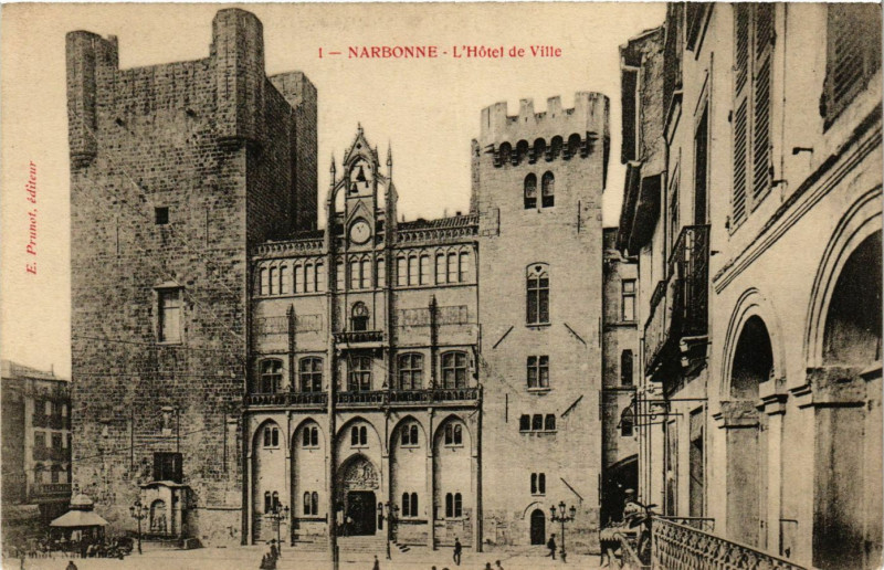 Carte postale ancienne Narbonne - L'Hotel de Ville à Narbonne
