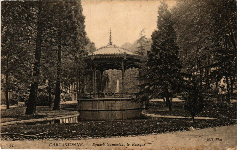Carte postale ancienne Carcassonne - Square Gambetta le Kiosque à Carcassonne