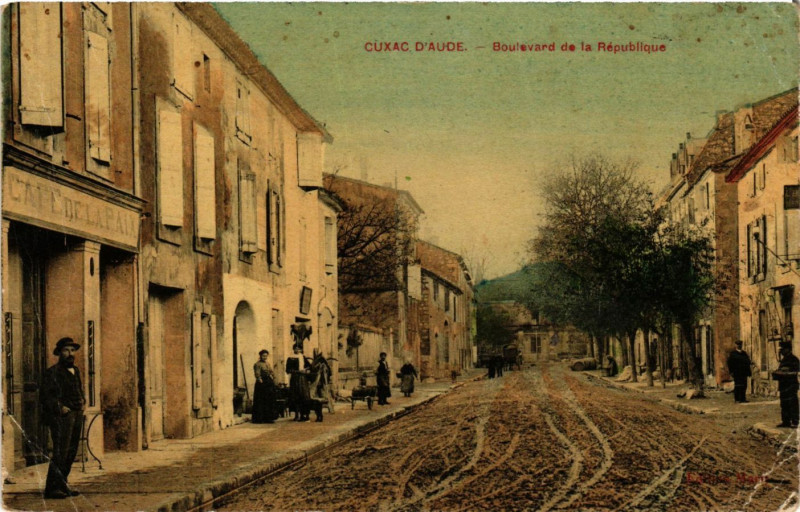 Carte postale ancienne Cuxac d'Aude - Boulevard de la République à Cuxac-d'Aude